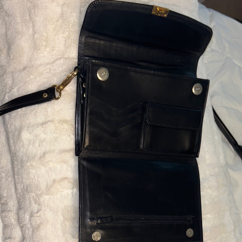 Elegant Black Leather Clutch with Gold Lock Y2K 2000 - Picture 10 of 14